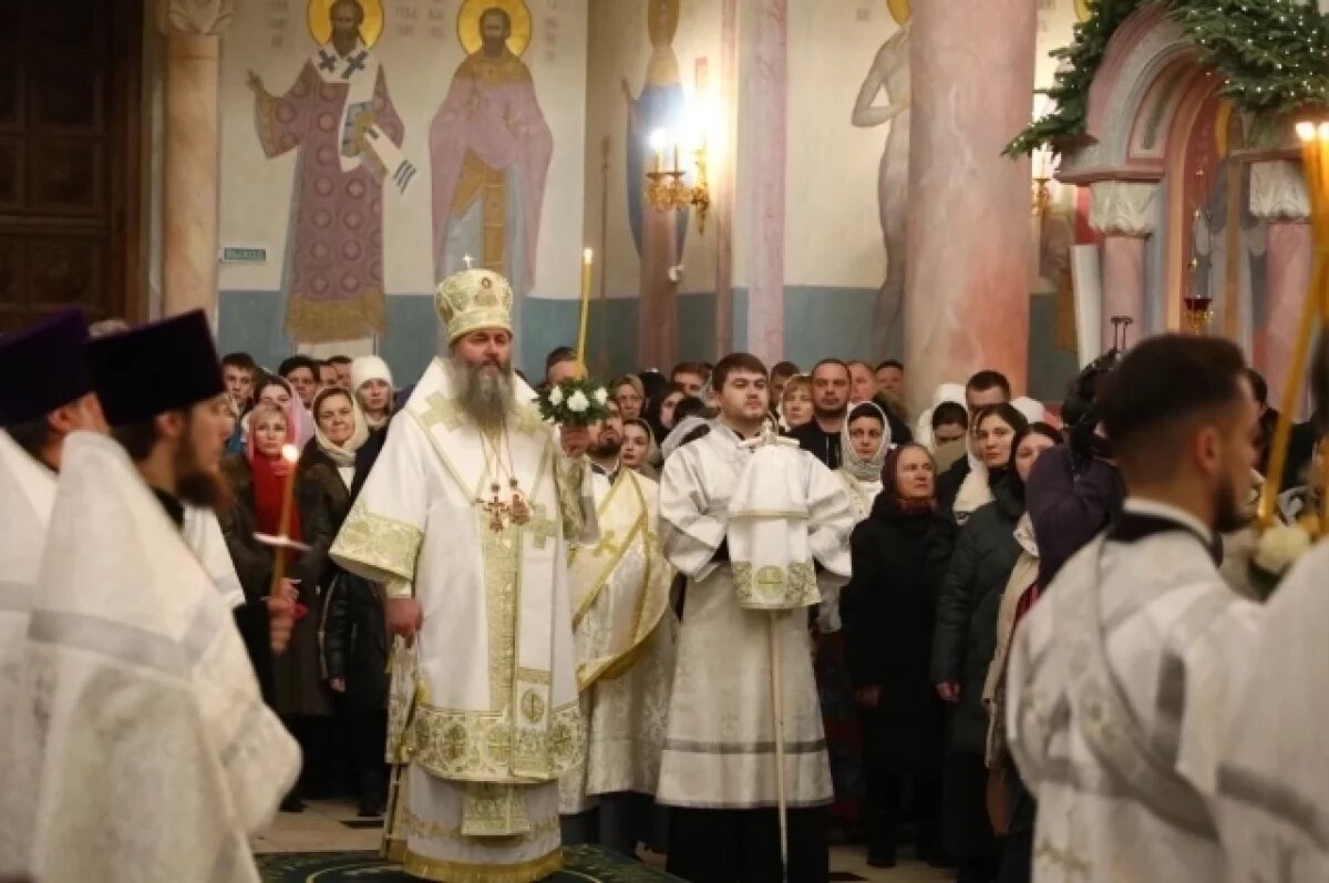    В Самаре Рождество Христово отметили ночной литургией в Софийском соборе