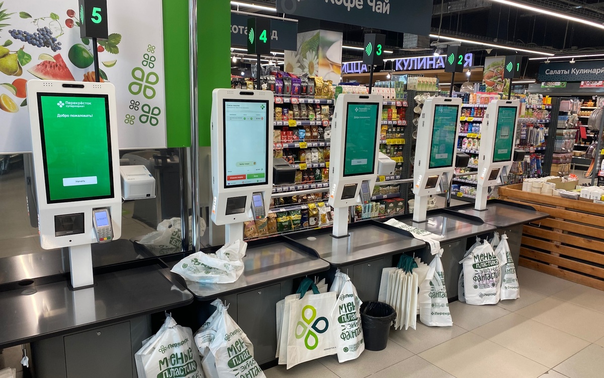 Кому на самом деле выгодны кассы самообслуживания, и стоит ли ими пользоваться: новая экономика меняет наш опыт в супермаркете