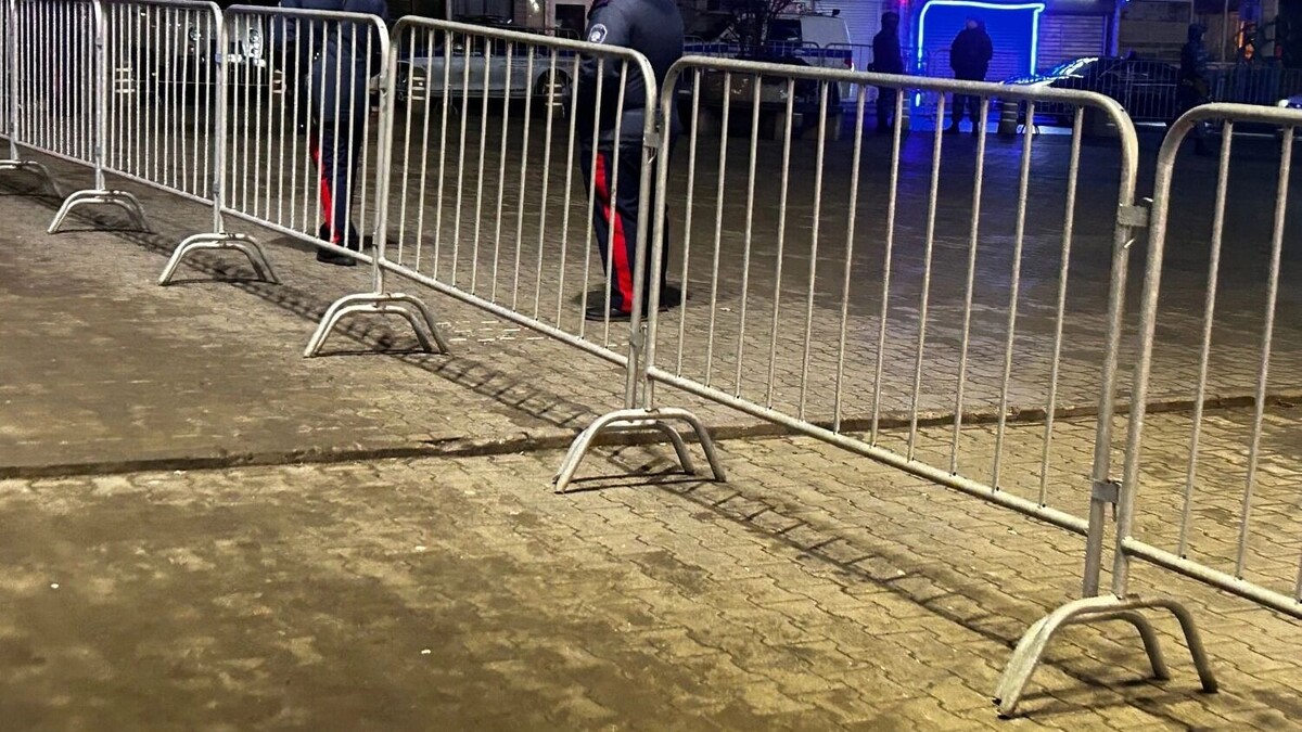    Вход для верующих был организован только через специальные рамки металлоискателей   rostovgazeta.ru