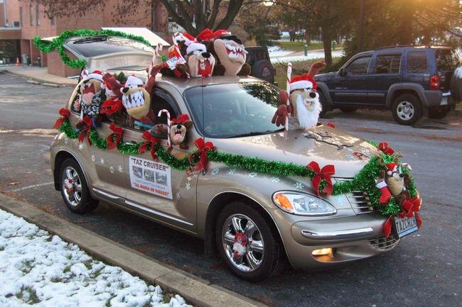 Мягкая игрушка в качестве новогоднего декора вполне безопасна, но обзор закрывать все равно не стоит Pinterest