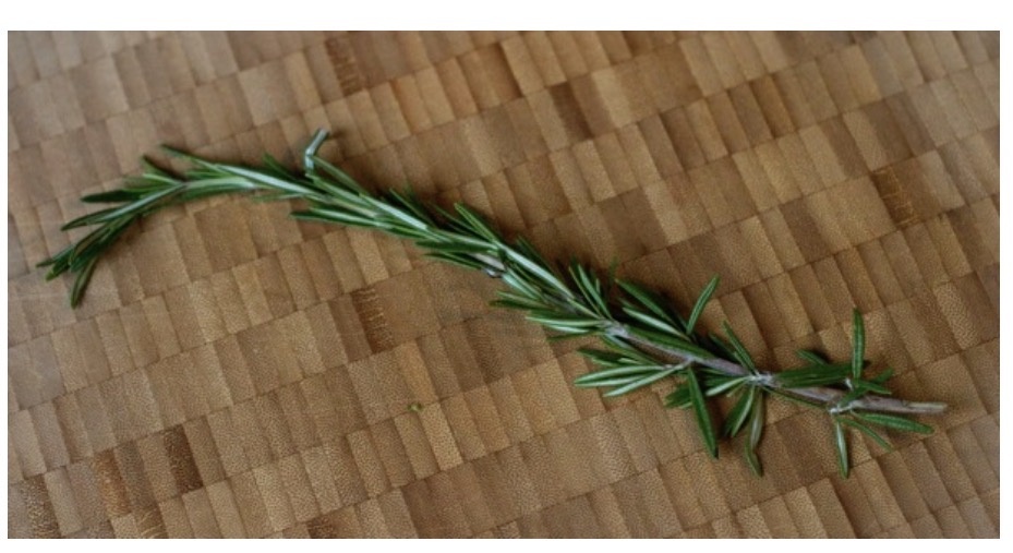 Используйте розмарин по совету Джейми Оливера