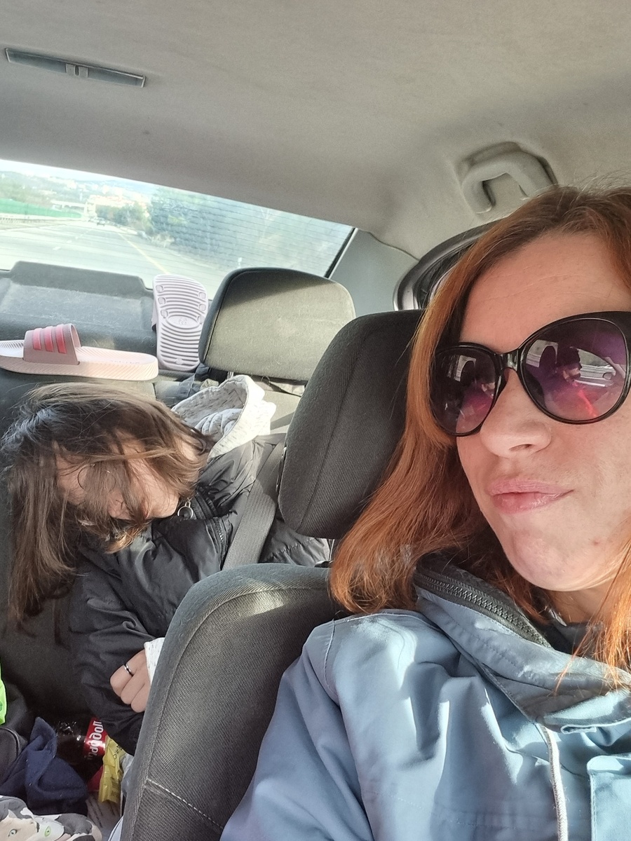 Мелкая-1 всю дорогу выглядела вот так