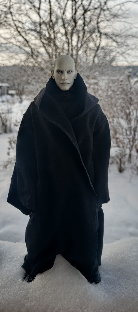 Из теплой квартиры вытащили на мороз! Я вам елочное украшение? У вас вон, Наська есть!