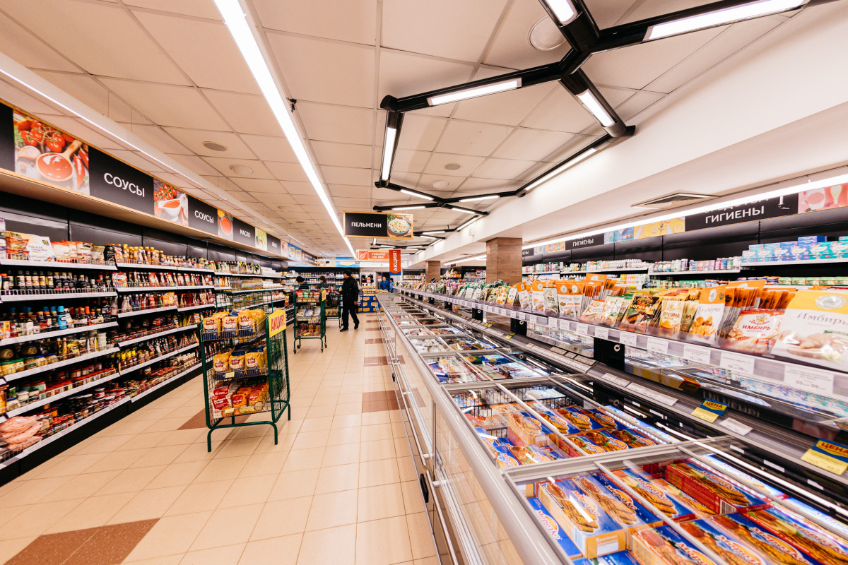 Почему еда из супермаркета обходится вдвое дороже: разоблачаем стратегии, на которых покупатели теряют немалые деньги