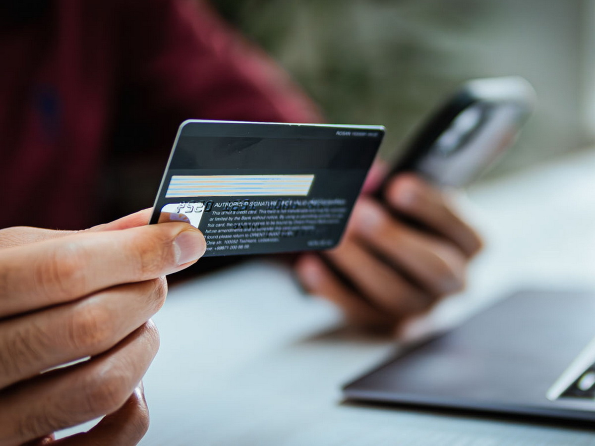 Переводы на карту под пристальным контролем: как новые меры банков теперь влияют на наши финансы