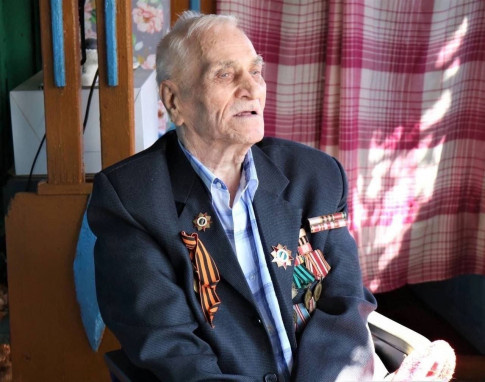 «Вы - наши легенды!»: в Самарской области  поздравили с новогодними праздниками ветеранов Великой Отечественной войны