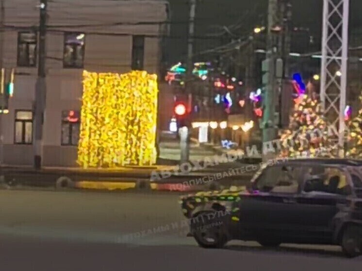     Фото: телеграм-канал "Автохамы и ДТП. Тула"