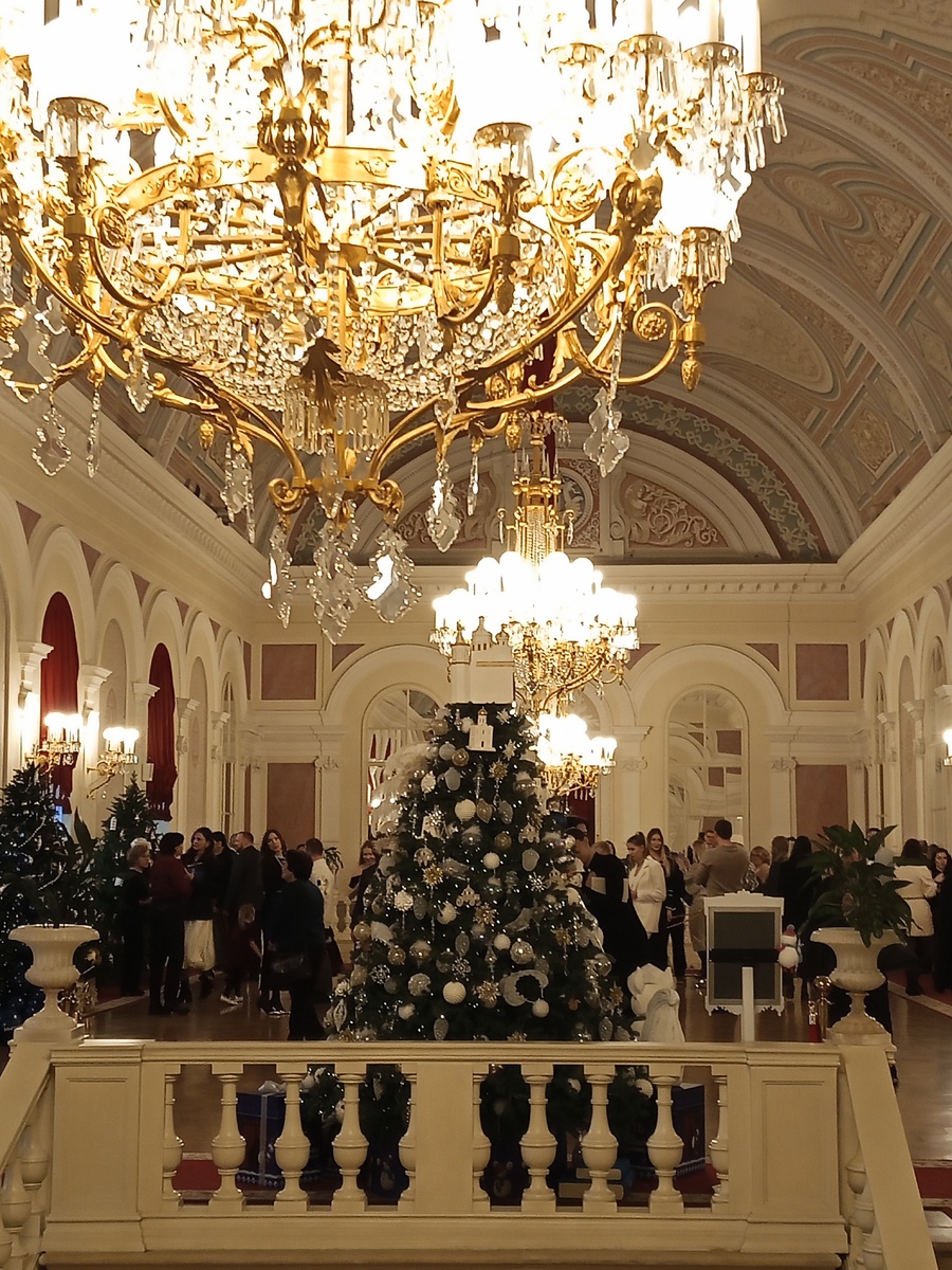 Большой театр. Декабрь 2025. Фото автора.
