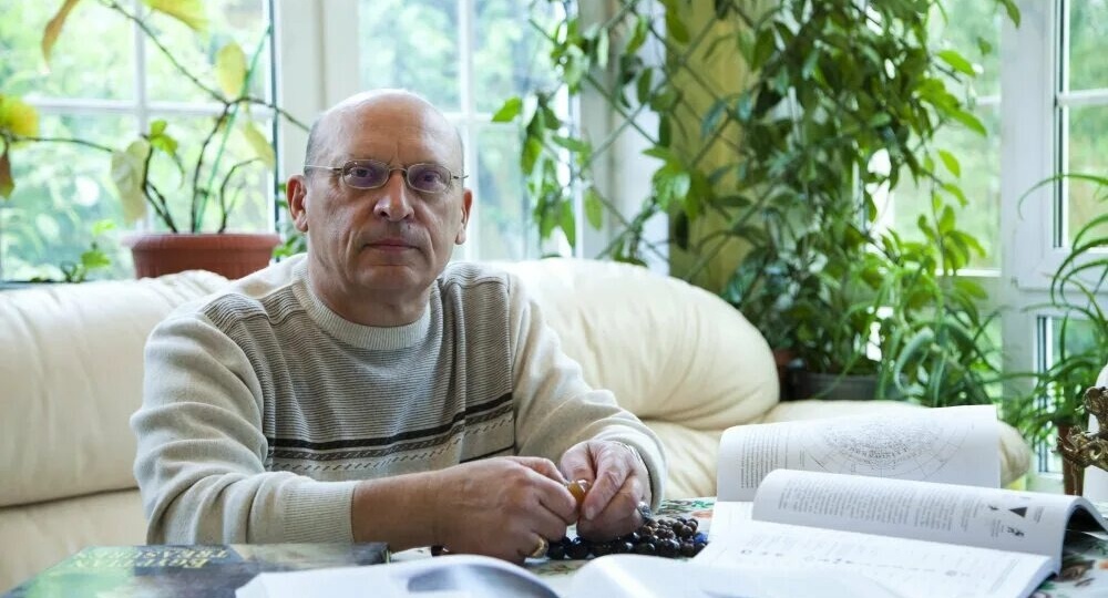 Огненная Лошадь запускает эпоху перемен: астролог Александр Зараев — о прогнозе на весь 2026 год и решающем январе