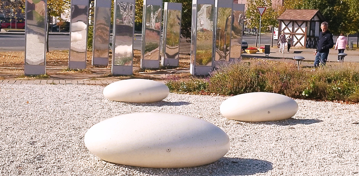 Выбрали, на какой камешек присядите 