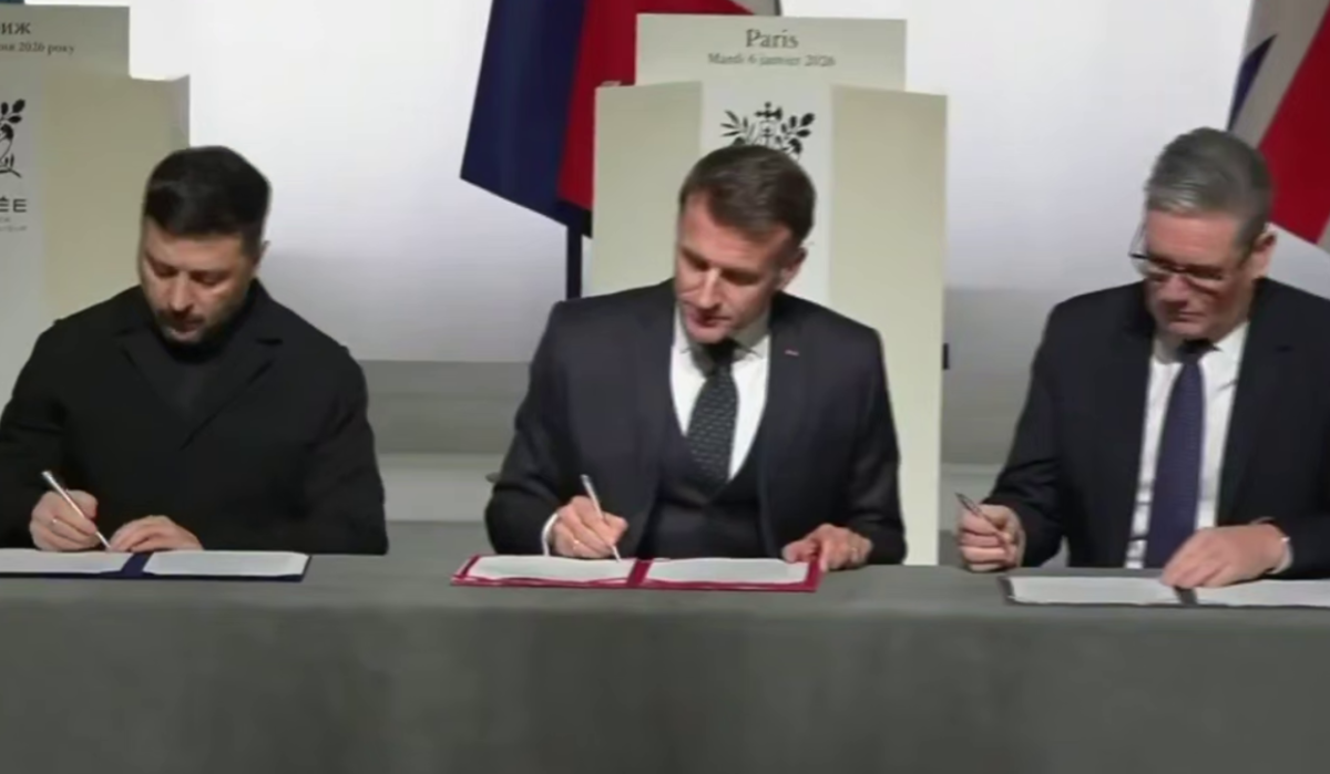     Зеленский, Макрон и Стармер. Источник: t.me/bbbreaking Автор фото: Скриншот видео