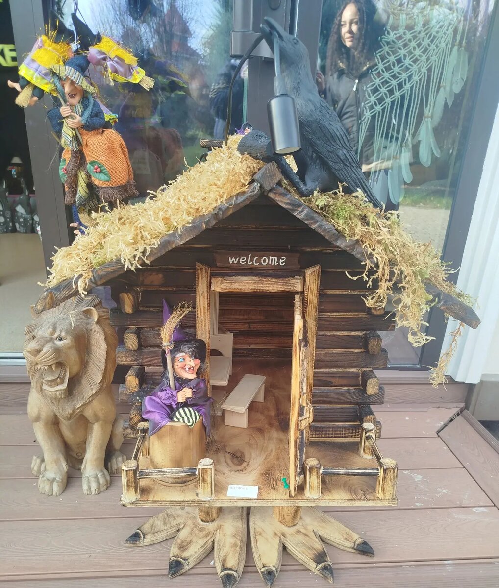  Посмотрите галерею. Вчера были в Имеретнке. Пальмы и ёлка вместе смотрятся не плохо 🤣 Меня не теряйте. У меня с 11 числа бетон Брют. 