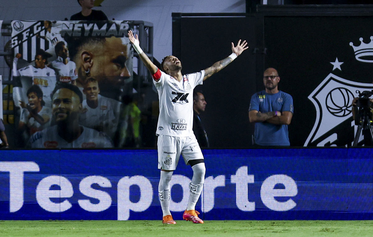    Нападающий "Сантоса" Неймар  Ricardo Moreira/Getty Images