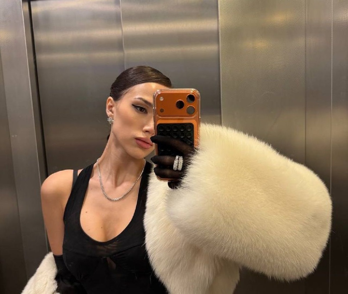    Алина Загитова (Фото: Телеграм/azagitova_official)