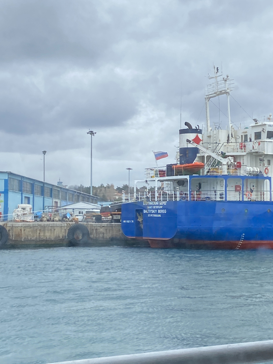 По дороге встретили наших