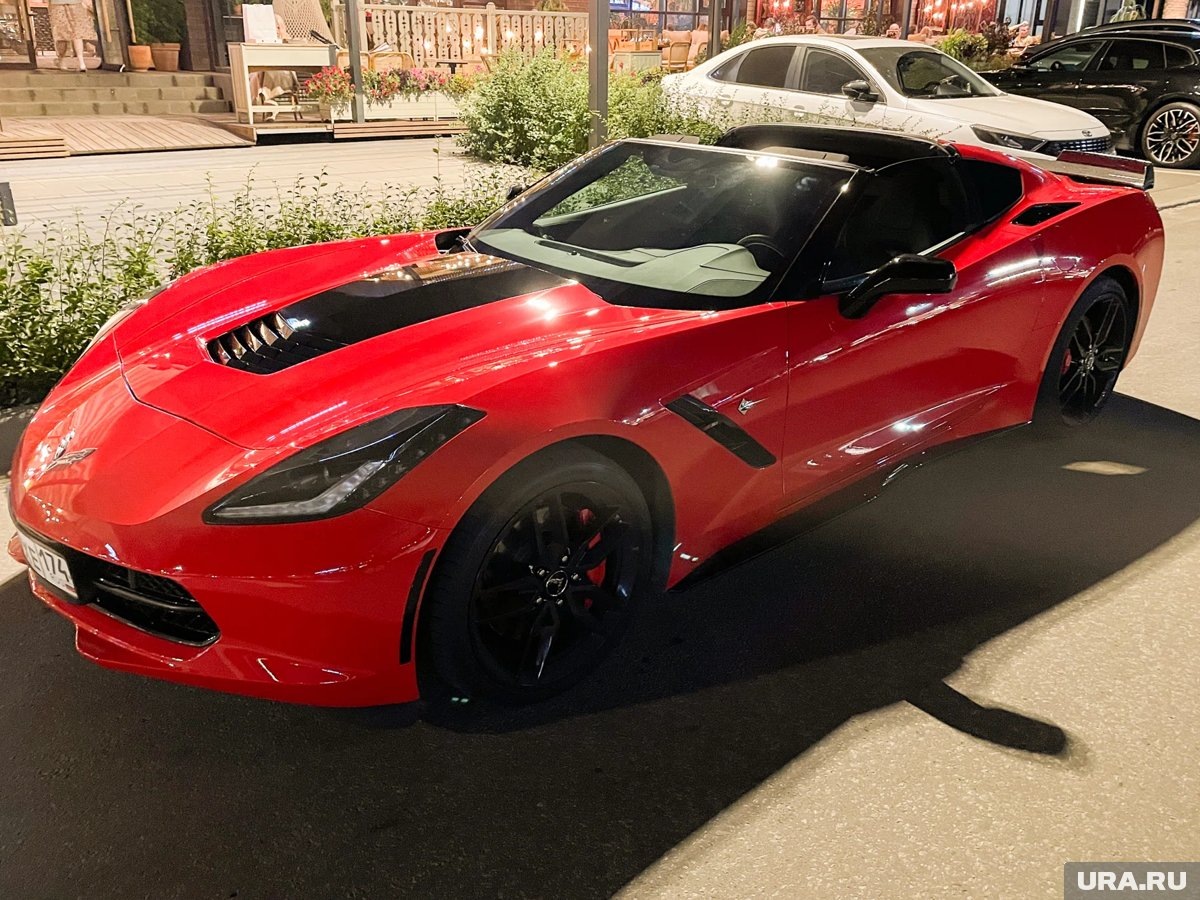     Водители дорогостоящих авто до 1 декабря должны были уплатить транспортный налог