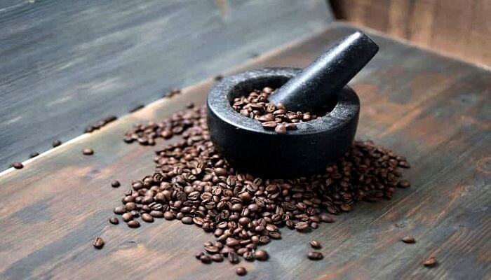 Кстати, кофейный ликёр на молотом кофе- отличная штука! Нужен рецепт?