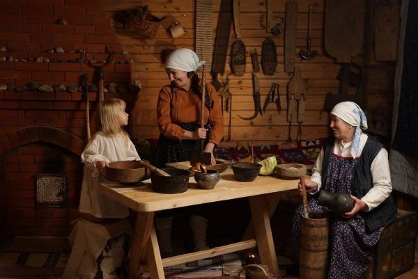 Перенеслись в прошлое: жители села Шилокша завершили уникальный фотопроект о жизни предков  📷
