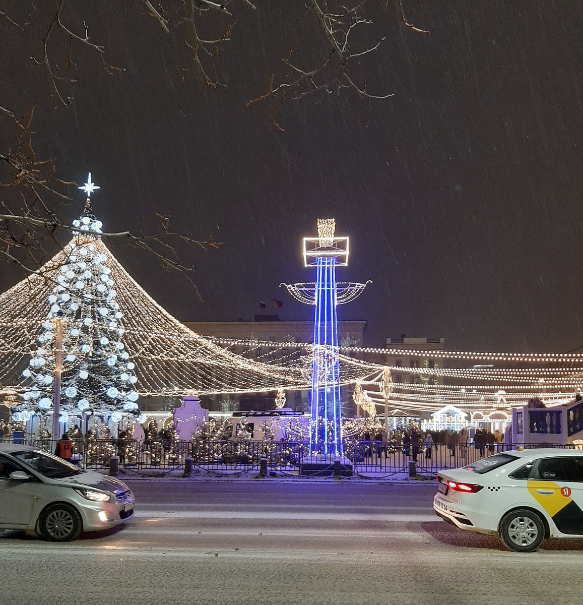 Елка на центральной площади Воронежа