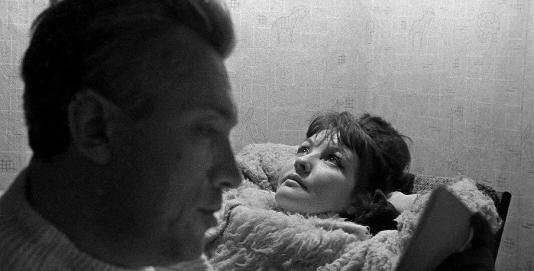 "Застал свою Геллочку в постели с тремя "грациями"