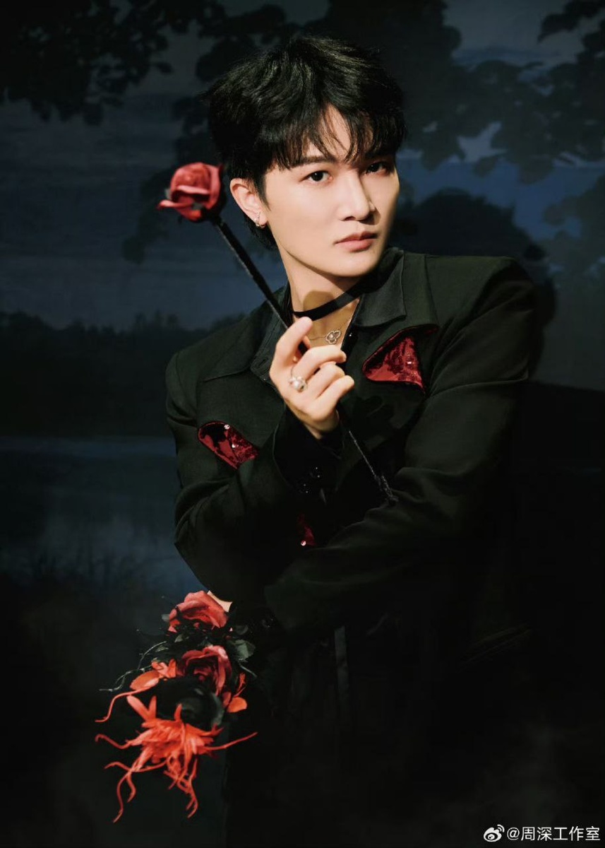 Чжоу Шэнь. Листайте галерею...