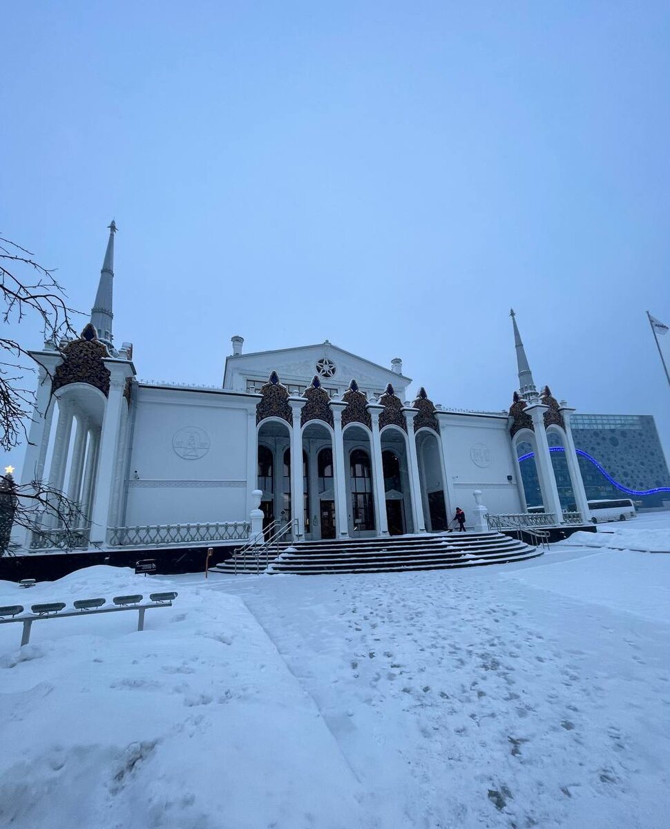 Павильон №25 Нефть на ВДНХ © "Покажу Москву"