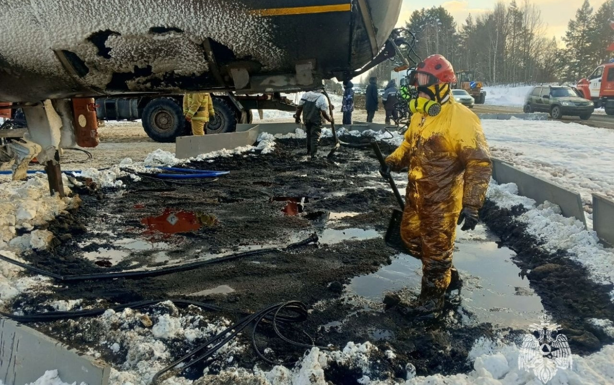    Завершены работы по ликвидации разлива нефти на автодороге «Ижевск-Сарапул» в Завьяловском районе