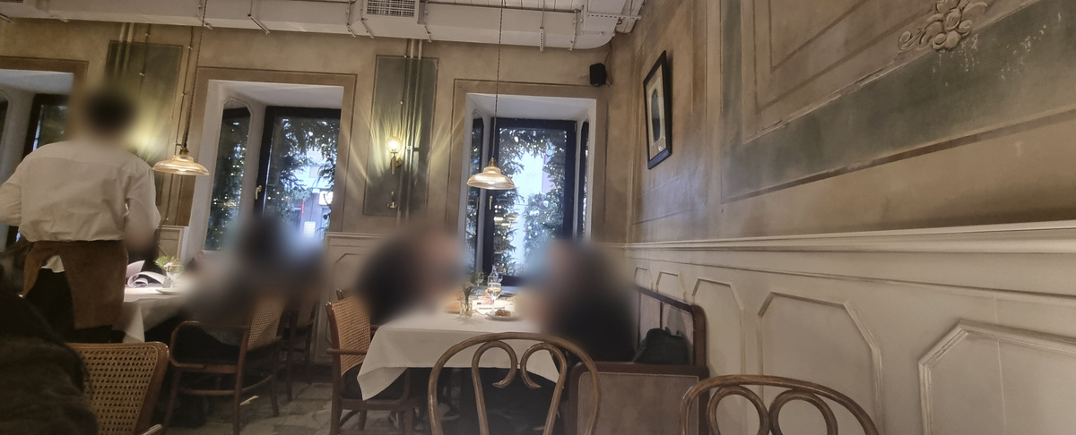 "Chère Maman", интерьер, посадка, фото без цветокора