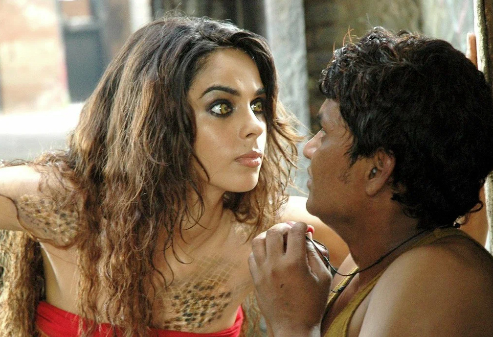 Кадр из фильма "Наагин: женщина-змея" (2010)