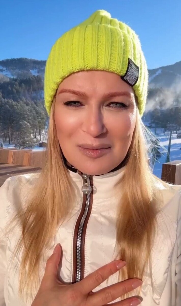    Олеся Судзиловская отдыхает в Горном Алтае. Источник: t.me/olesya_sudzilovskaya_official