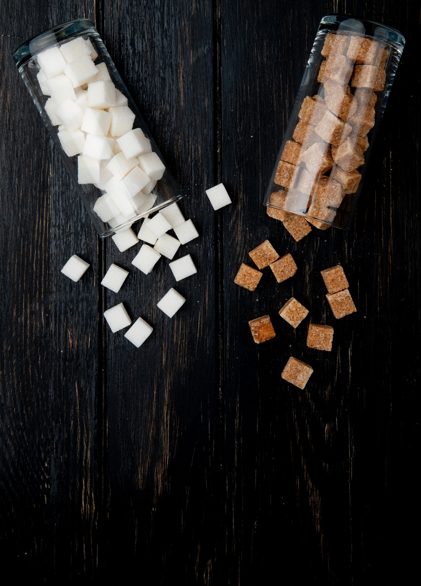 https://ru.freepik.com/free-photo/top-view-white-brown-sugar-cubes-scattered-from-glass-jars-dark-wooden-background-with-copy-space_8897781.htm#fromView=search&page=1&position=1&uuid=aefcd342-eb84-4eb8-bc24-2410967171bd&query=%D1%81%D0%B0%D1%85%D0%B0%D1%80