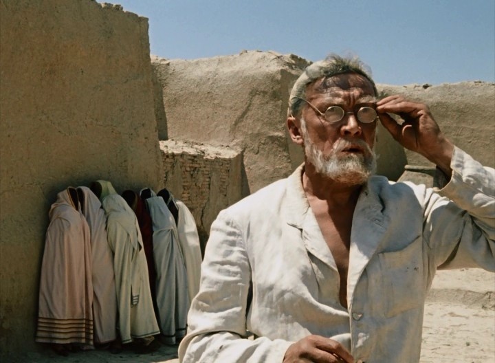 Будущий актёр и разведчик Николай Бадьев родился 25 января 1922 года в Петрограде. Трудовую деятельность начал токарем на Путиловском заводе в 1938 году. Но 22 июня 1941 года началась Великая Отечественная война, и 29 июня Николай Бадьев уходит добровольцем на фронт. Воюет в 128-й стрелковой дивизии разведчиком, командиром взвода. 29 декабря 1941 года был тяжело ранен и два года лечился в госпиталях, после чего был комиссован.Награждён медалью «За отвагу» и медалью «За оборону Ленинграда». Всю жизнь Николай Бадьев связал с театром и кино. Он снялся в 18 художественных фильмах, включая знаменитый  фильм «Белое солнце пустыни», где сыграл роль хранителя музея Лебедева. Роль была небольшой, но яркой и запоминающейся.В 1973 году Николаю Бадьеву присвоили звание заслуженного артиста РСФСР, а в 1984 году он стал народным артистом РСФСР. Он отдал Свердловскому театру музкомедии 40 лет и сыграл более 100 ролей. Ушёл из жизни 11 февраля 1993 года в Екатеринбурге. Вечная память всем солдатам Великой Отечественной войны.