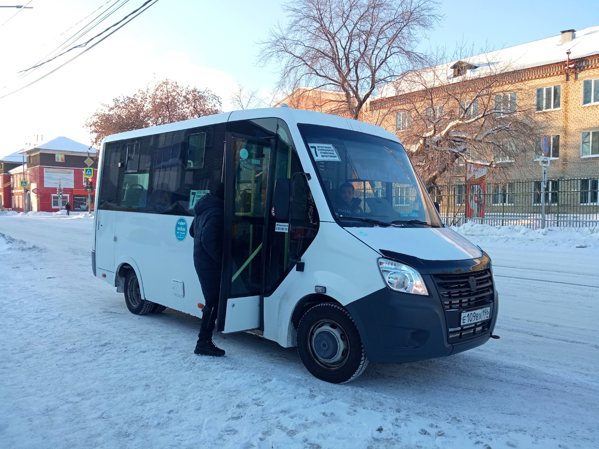 Газель Некст маршрут 7 на остановке «Диспетчерская»