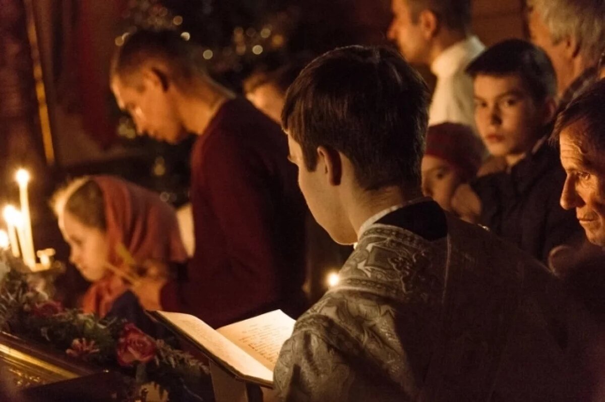    Протоиерей Курлюта объяснил, почему важно молиться перед едой в Рождество