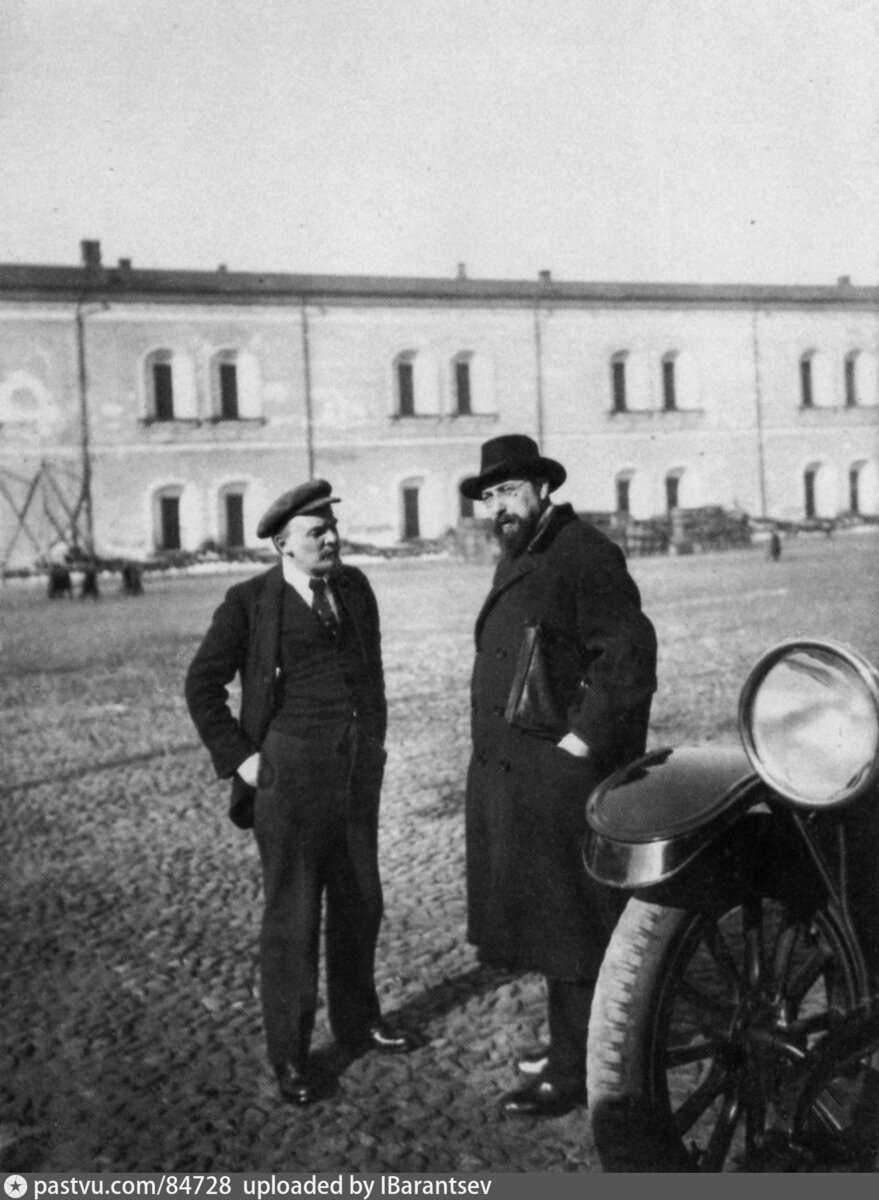 Владимир Ленин и В. Бонч-Бруевич, 1918 год. фото из rg.ru