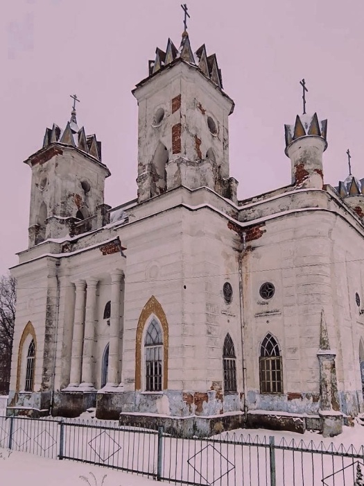        В Спасо-Преображенской церкви села Великая Топаль прошло праздничное богослужение в честь Рождества Христова