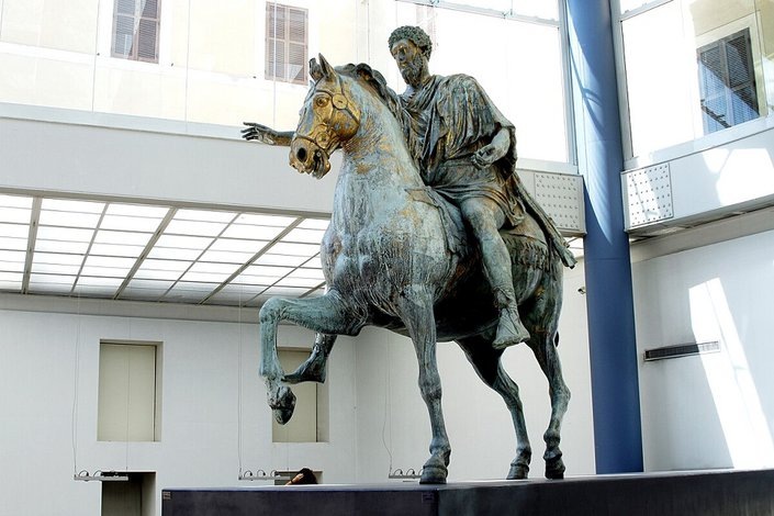    Статуя императора Марка Аврелия. Фото с сайта commons.wikimedia.org пользователя Jbribeiro1