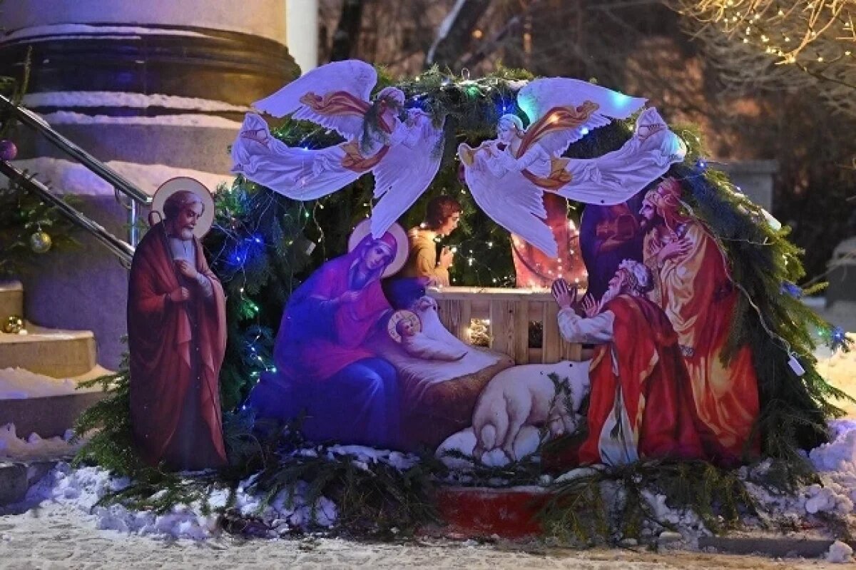    Екатеринбург к Рождеству Христову преобразился и стал местом добрых дел