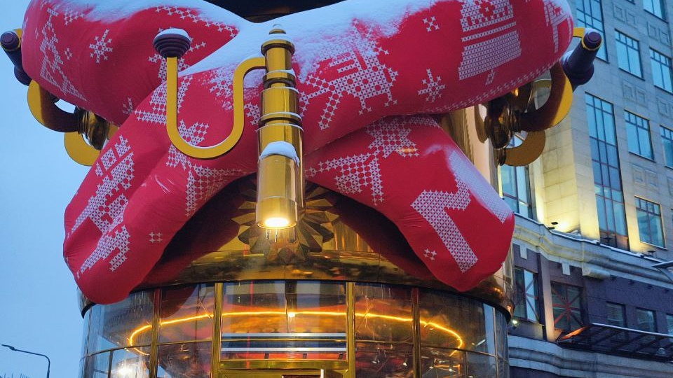 Новогодние каникулы в Москве: столпотворения на елках, Суздаль дороже Флоренции.