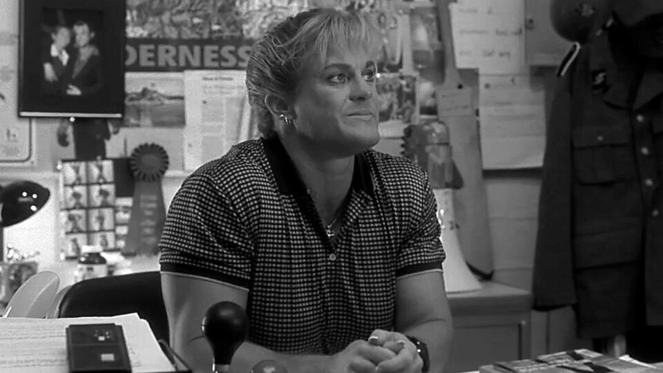     Умерла актриса-бодибилдер из "Очень страшного кино" х/ф "Очень страшное кино", реж. Кинен Айвори Уайанс, 2000