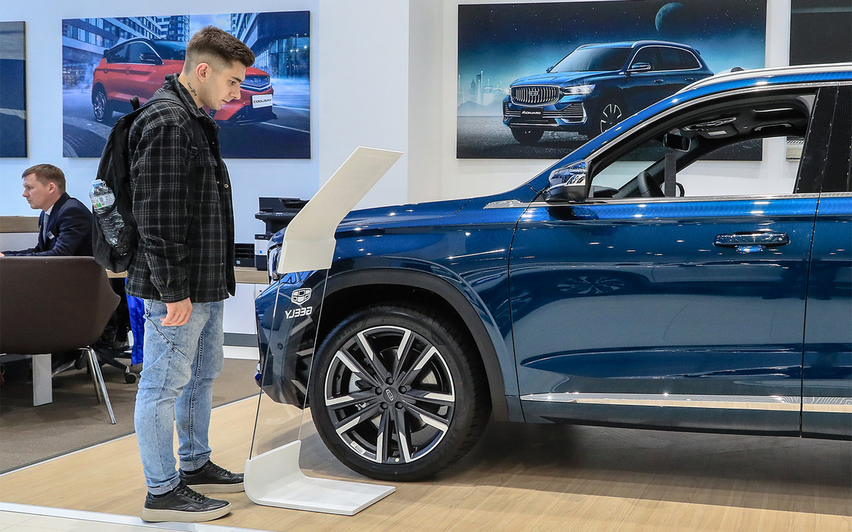 Bulkin Sergey / NEWS.ru / Global Look Press📷При покупке машины водительское удостоверение также не требуется. С точки зрения закона, автомобиль — это имущество, право собственности на которое закреплено за каждым гражданином