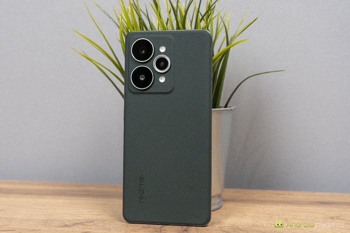    realme 15 — хороший смартфон. Но он не выделяется какими-то крытыми ршениями, к которым нас уже приучили.