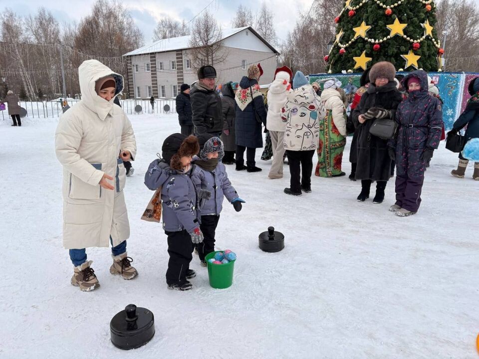    Рождественский праздник на площади Мира. Источник: администрация Ленинского района Барнаула
