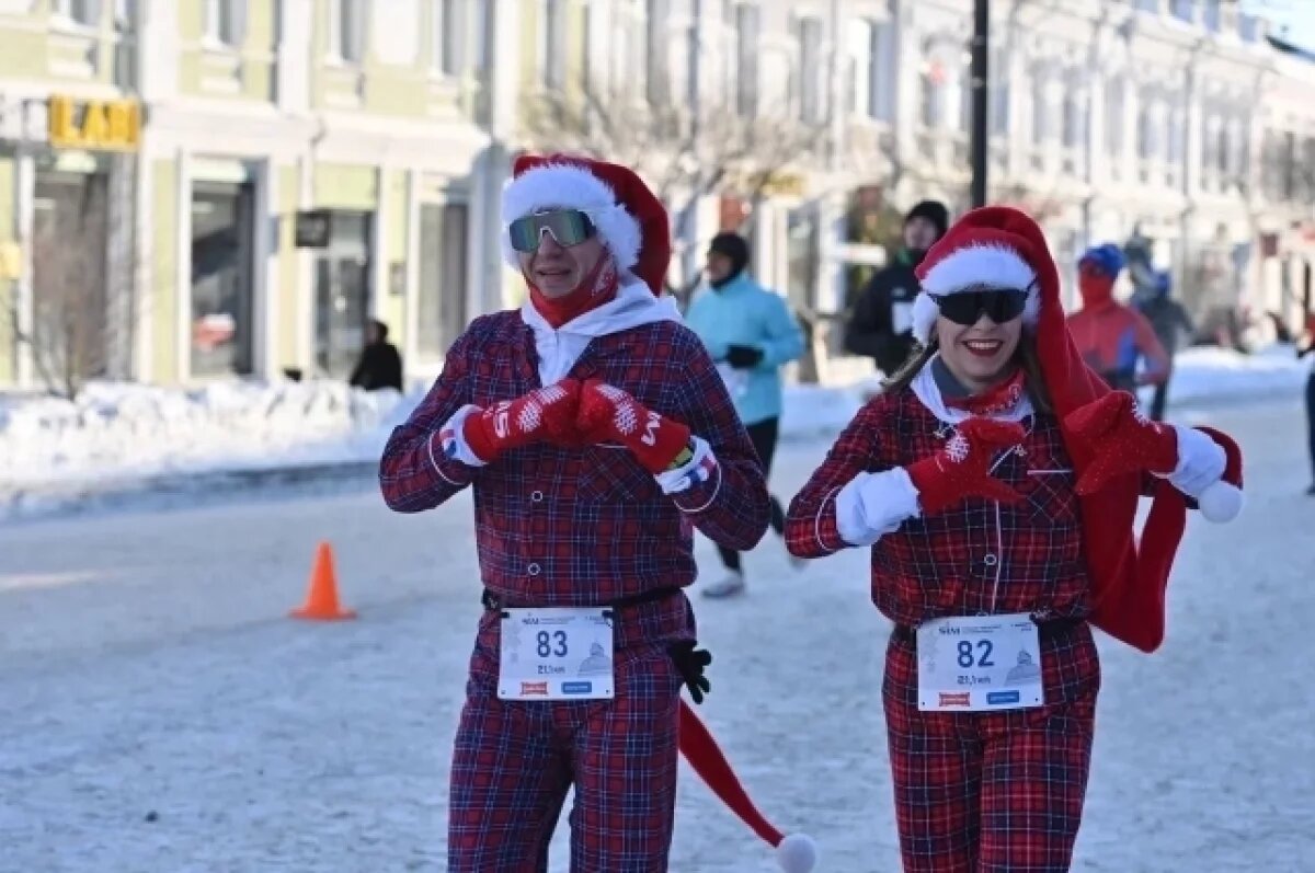    Опубликованы фотографии с Рождественского полумарафона в Омске