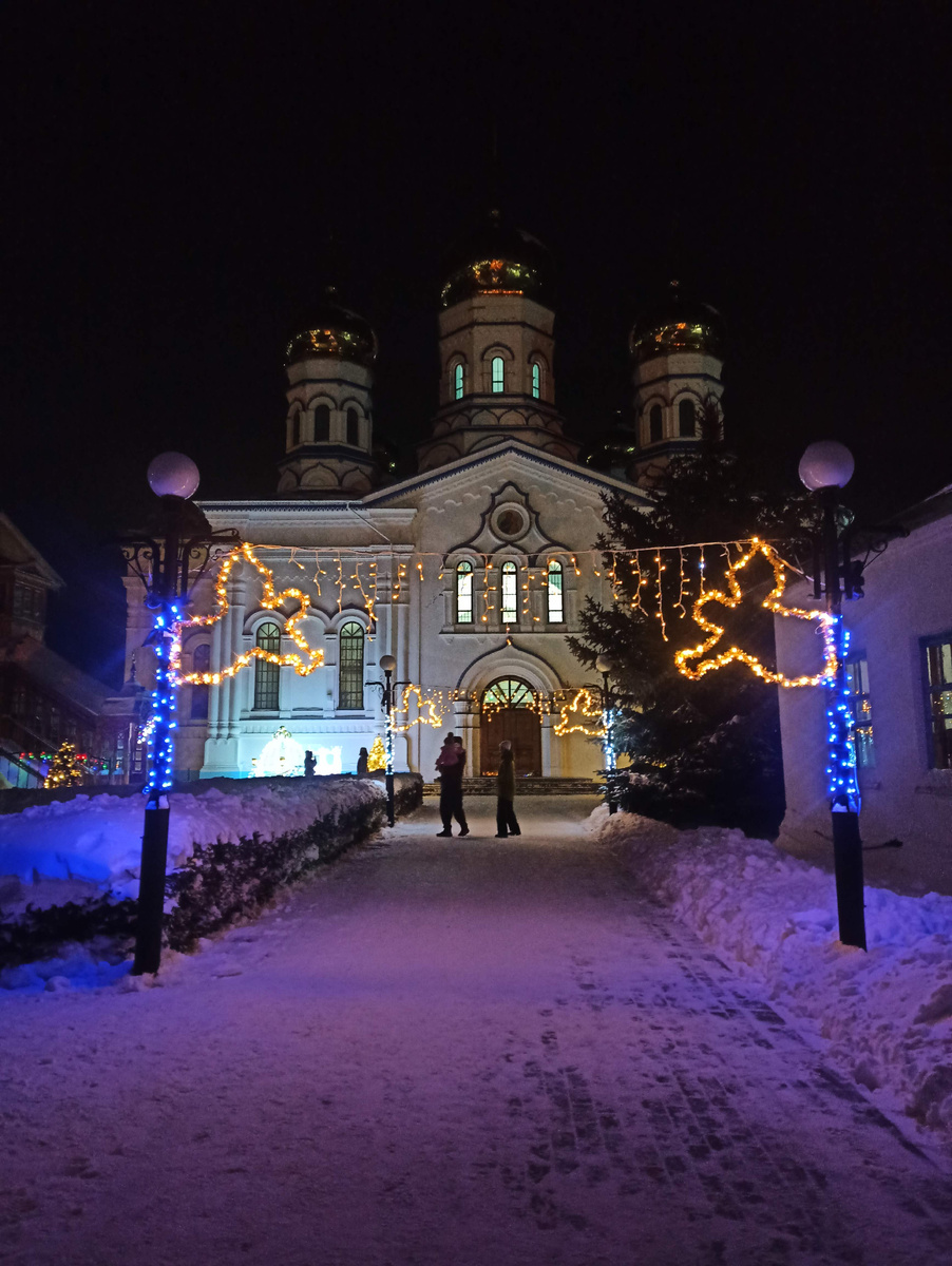 Собор Тихвинской иконы Божией Матери