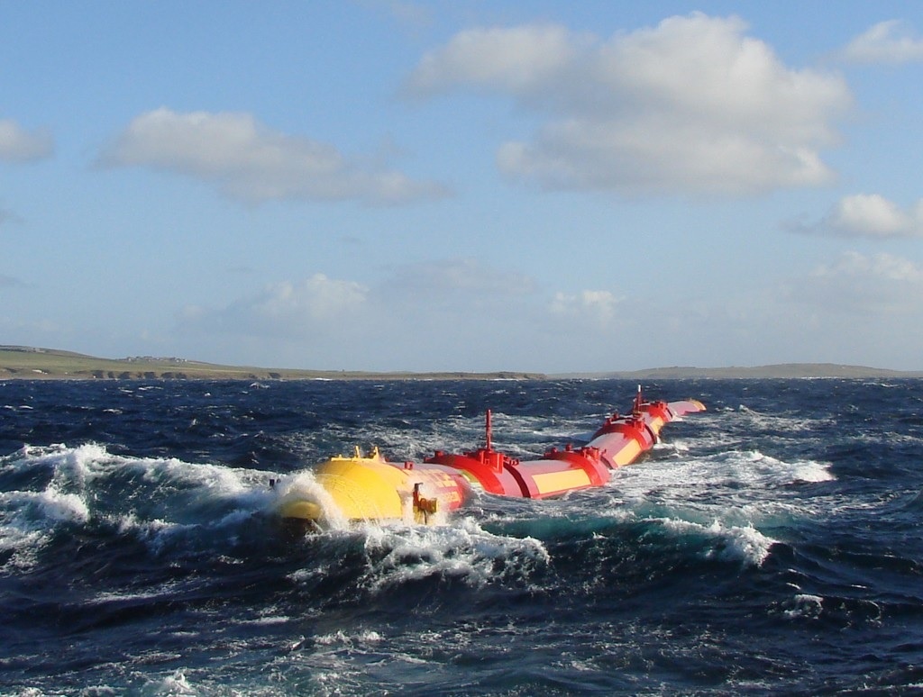 Волновой генератор Пеламиса (фото: offshore-energy.biz)