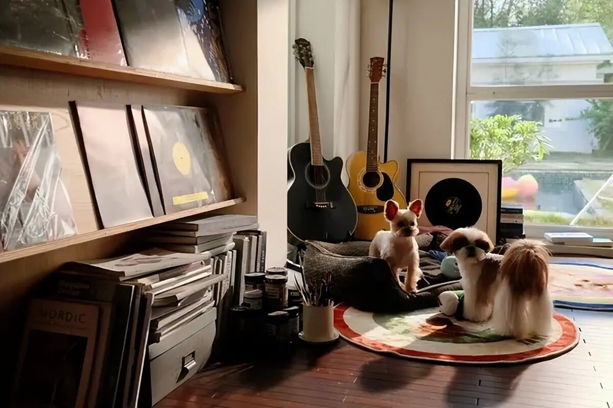    Кадр из клипа Тань Цзянь Цы