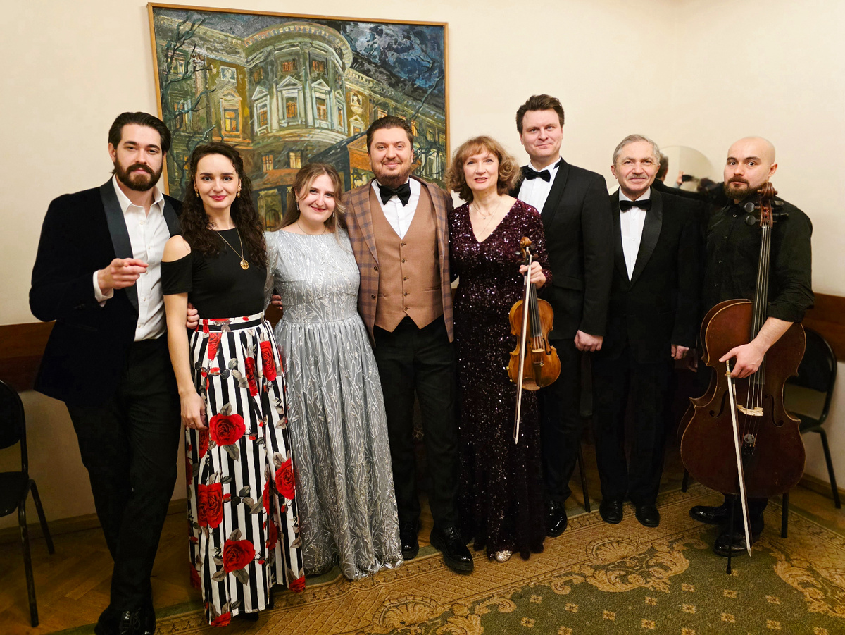 Сергей Абабкин, Маргарита Апинян, Наталья Линючева, Илья Ушуллу, Ирина Павлихина, Кирилл Панфилов, Александр Блок, Святослав Тарасов.