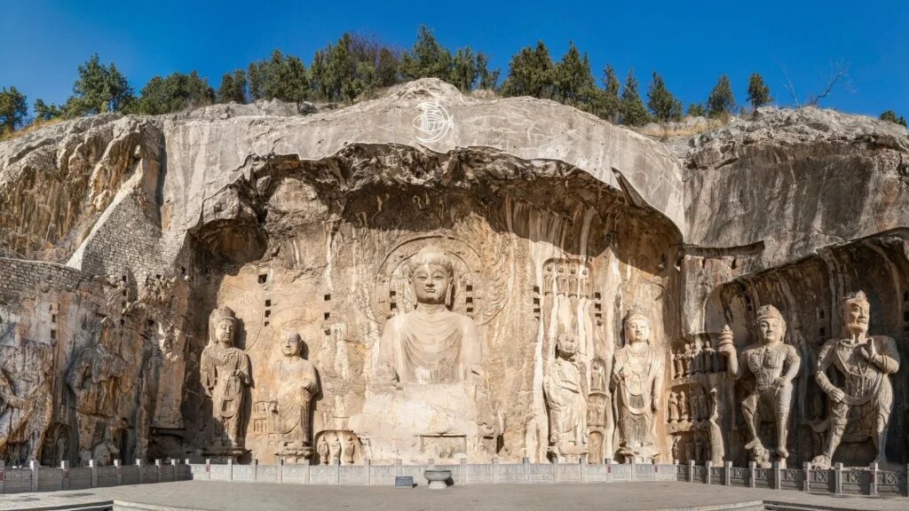 Урок от камнетесов Лунмэнь