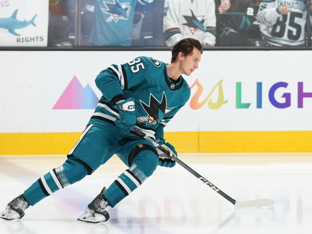    Хоккеист "Сан-Хосе Шаркс" Шакир Мухамадуллин | © Фото : twitter.com/sanjosesharks